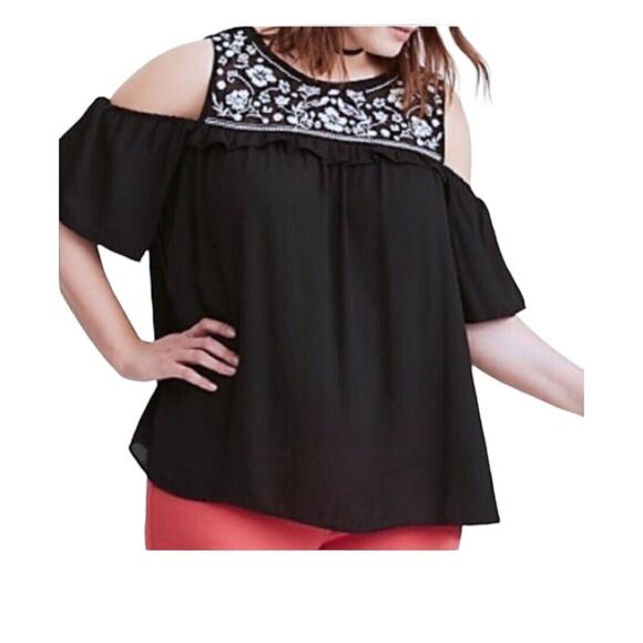 Torrid Top Womens Size 2 -2X Black White Embroidered Cold Shoulder Blouse - Picture 1 of 14